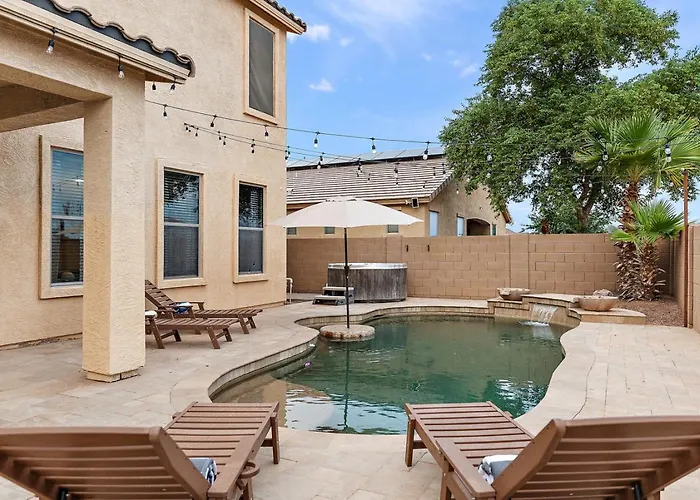 Chill & Thrill | Pool, Hot Tub • Family Game